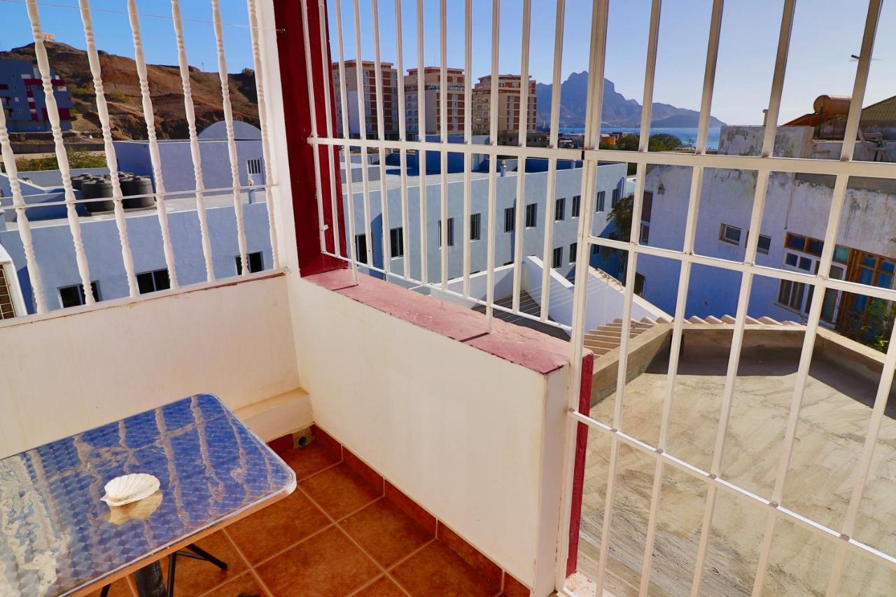 Residencial Che Guevara Bed & Breakfast Mindelo Kültér fotó