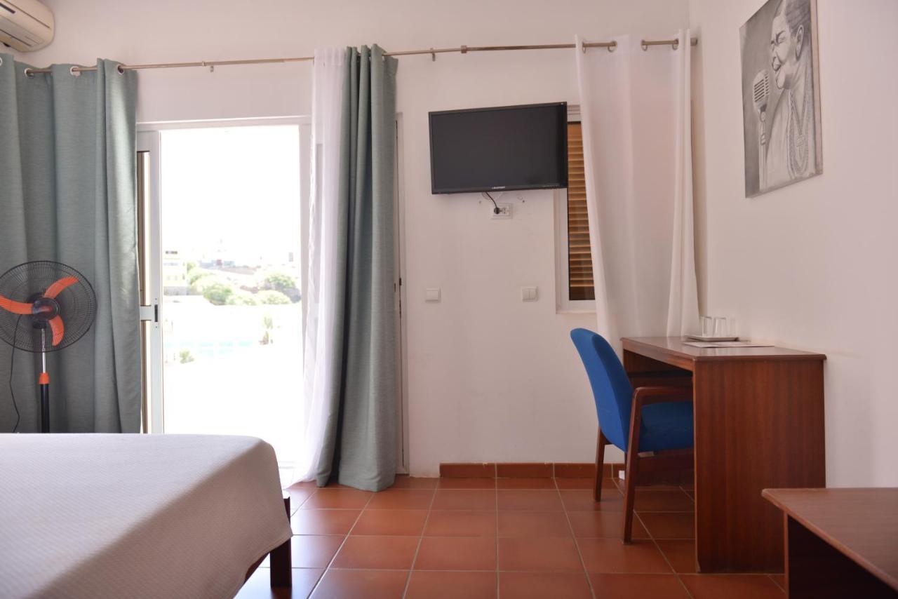 Residencial Che Guevara Bed & Breakfast Mindelo Kültér fotó