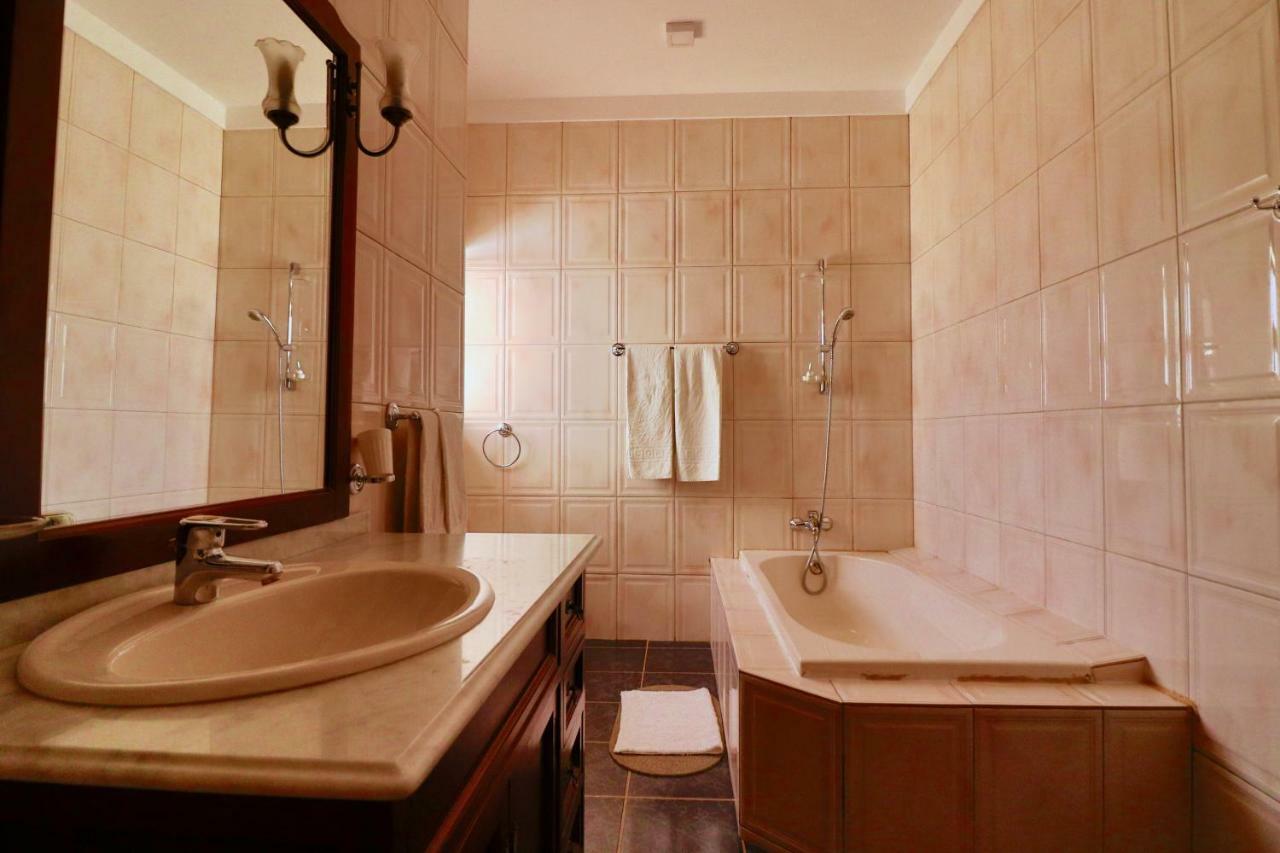 Residencial Che Guevara Bed & Breakfast Mindelo Kültér fotó